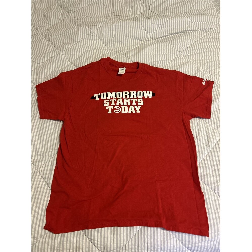 Atlanta Hawks Red Short Sleeved T Shirt Large NBA Basketball 100% Cotton